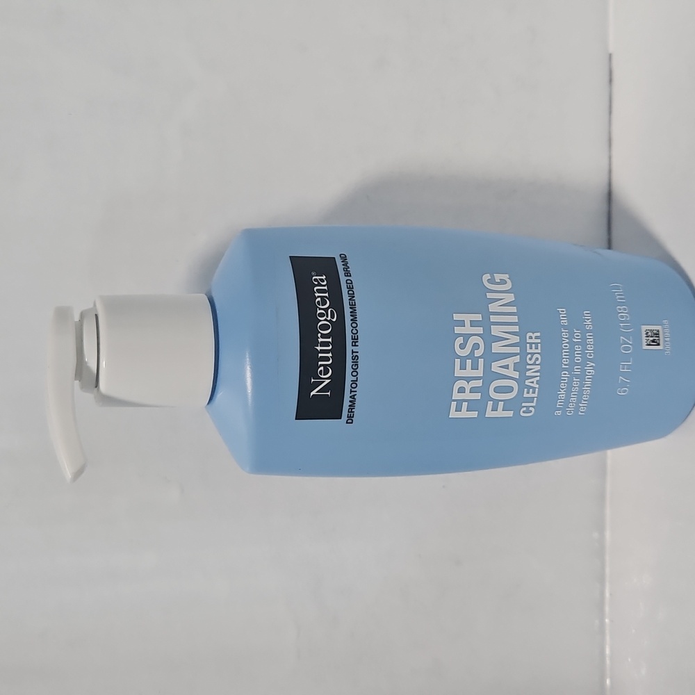 Neutrogena Fresh Foaming Face Cleanser & Facial Wash Makeup Remover‎
